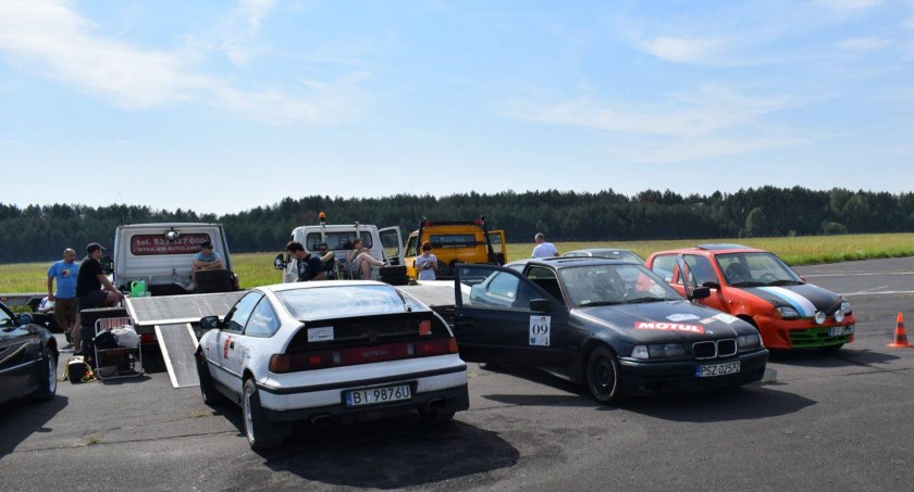 Ruszają imprezy motoryzacyjne. Samochodami w 