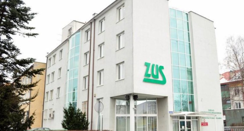 Specustawa: świadczenia rodzinne z ZUS dla uchodźców