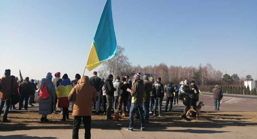 Zablokowali przejście graniczne by nie dostarczać towarów agresorom