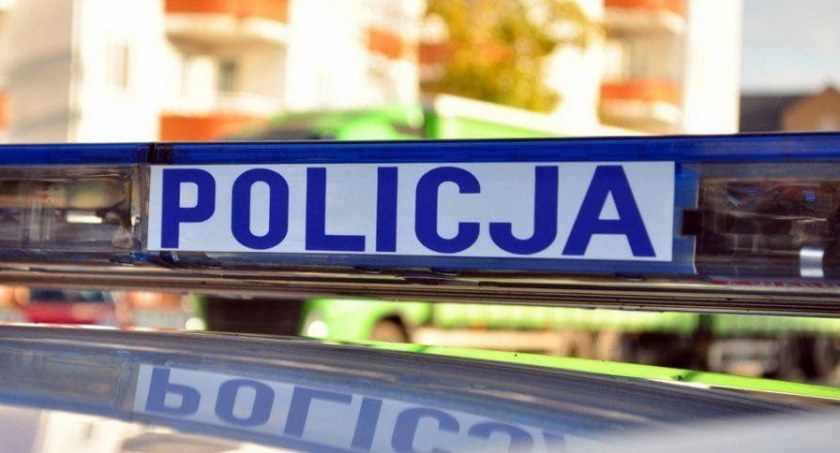 Był głodny i pijany. Wybił szybę w bialskim sklepie i kradł co miał pod ręką