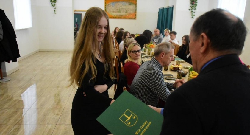 Sportowcy w gminie Konstantynów otrzymali wsparcie finansowe od władz