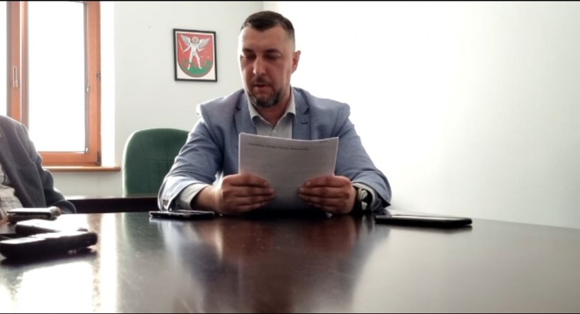 Byłemu wiceprzewodniczącemu rady miasta grożono. Miała spotkać go ciężarówka ze żwirem