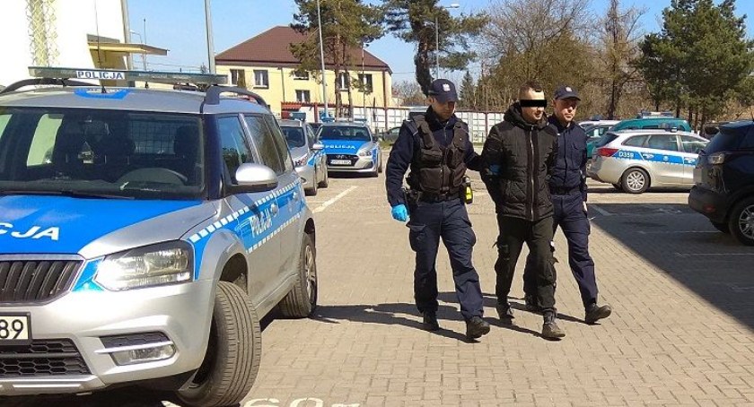 Brał auta bez zgody właściciela, jechał pijany i z zakazem. Teraz na wyrok poczeka w areszcie