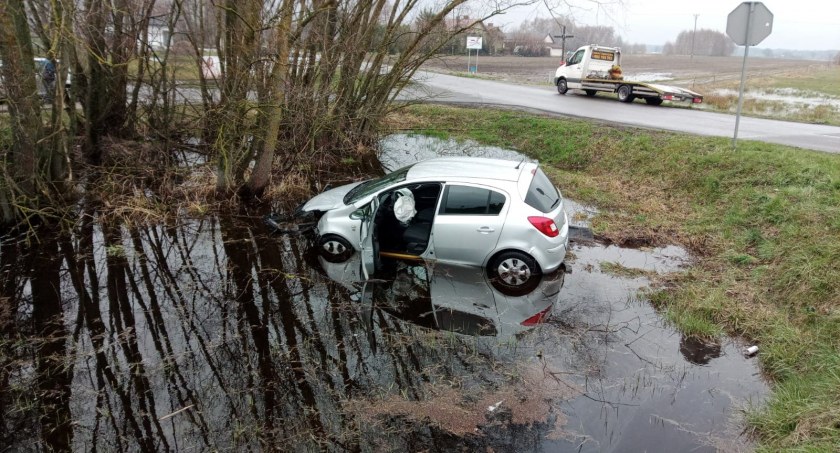 Gmina Łomazy: Honda zajechała drogę Oplowi. Ten 