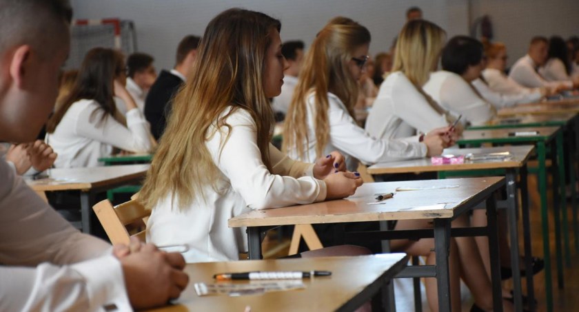 Maturzyści ruszają do egzaminów