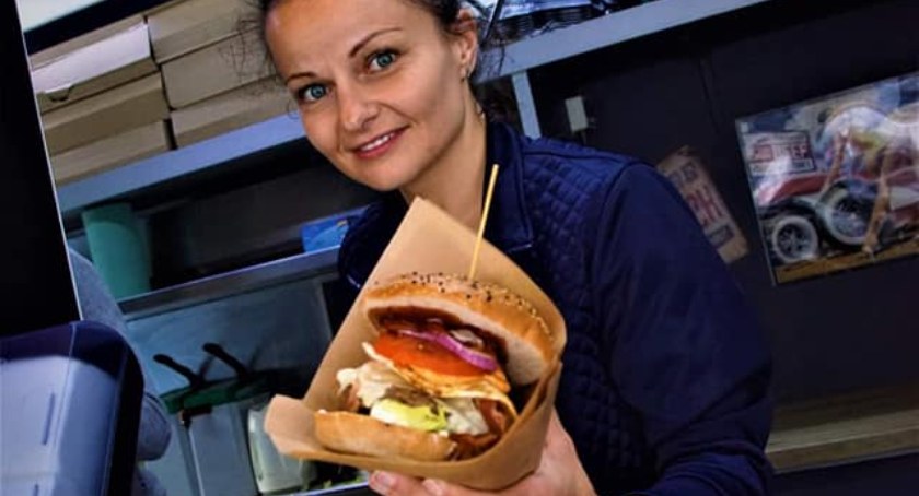 Samochody pełne żarcia. W weekend festiwal food trucków