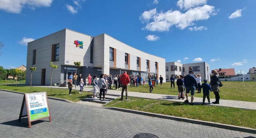 Silni aby wybudować kolejny budynek dla Wspólnego Świata