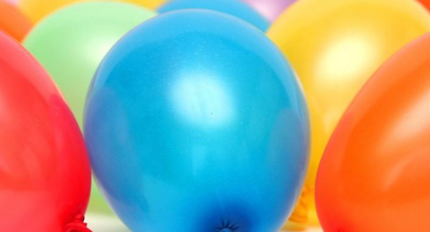 Piknik dla dzieci i rodziców. Zabawa z bańkami i dmuchańcami