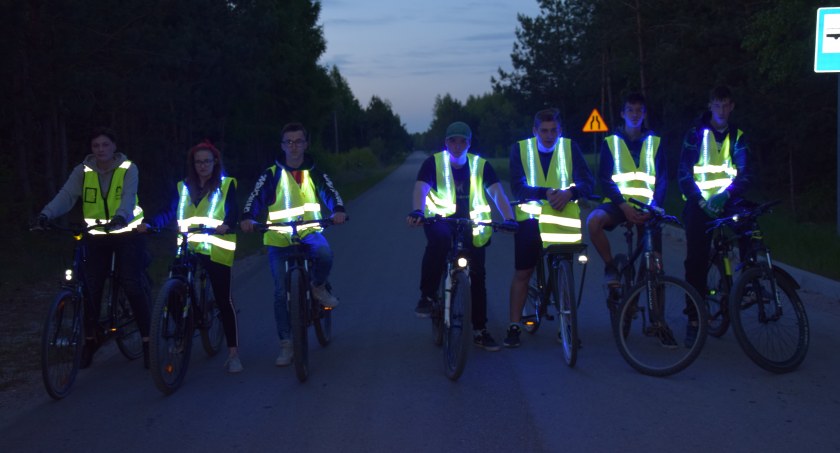 Zrobili ledowe kamizelki na walkę o Rowerową Stolicę Polski