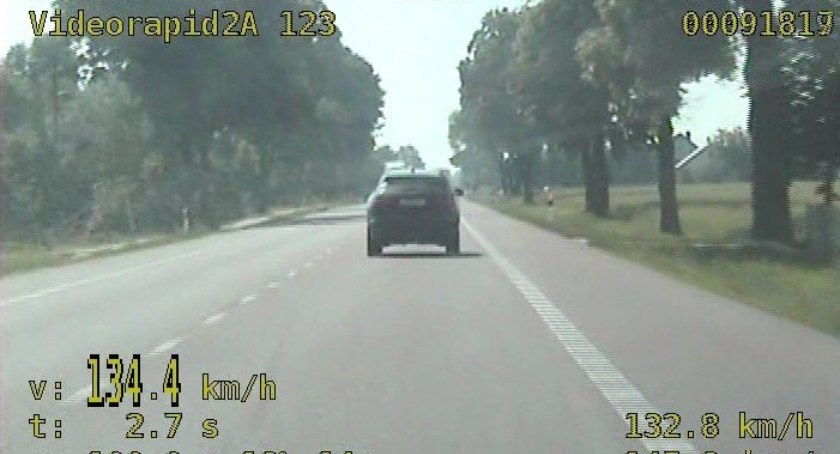Tłumaczyła, że auto wskazywało prędkość w milach. Pędziła ponad 84 km/h więcej niż można