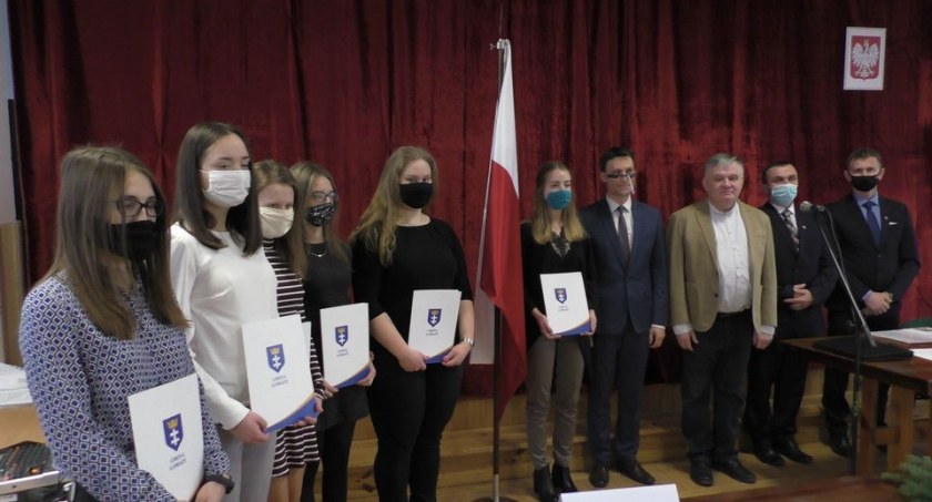 Złóż wniosek o stypendium wynoszące 7000 złotych 