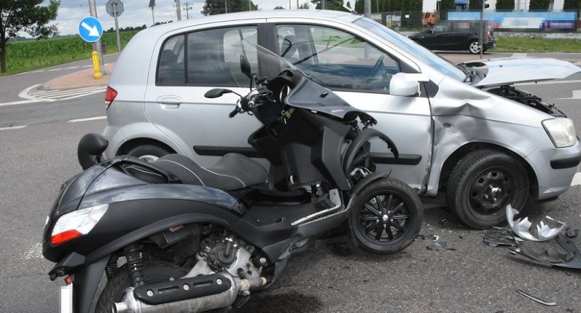 Nie ustąpiła pierwszeństwa, doszło do zderzenia z motocyklistą 