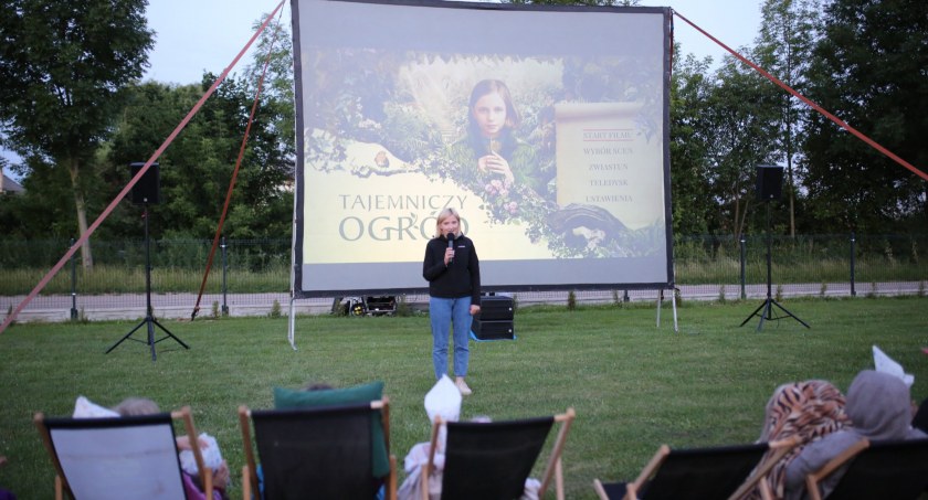 Tajemniczy ogród na ekranie 
