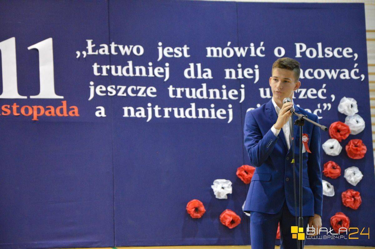 Uroczystość z okazji dnia Niepodległości w IV. LO im. Stanisława Staszica
