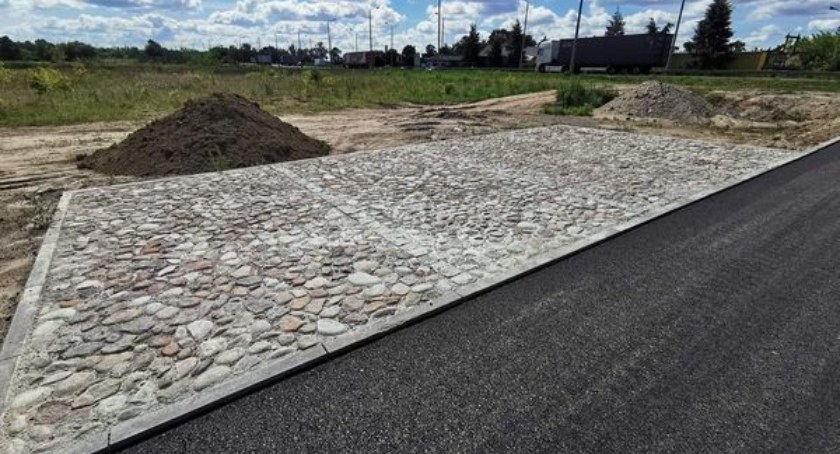 Postępy prac przy budowie nowego miejsca rekreacji za DK2 