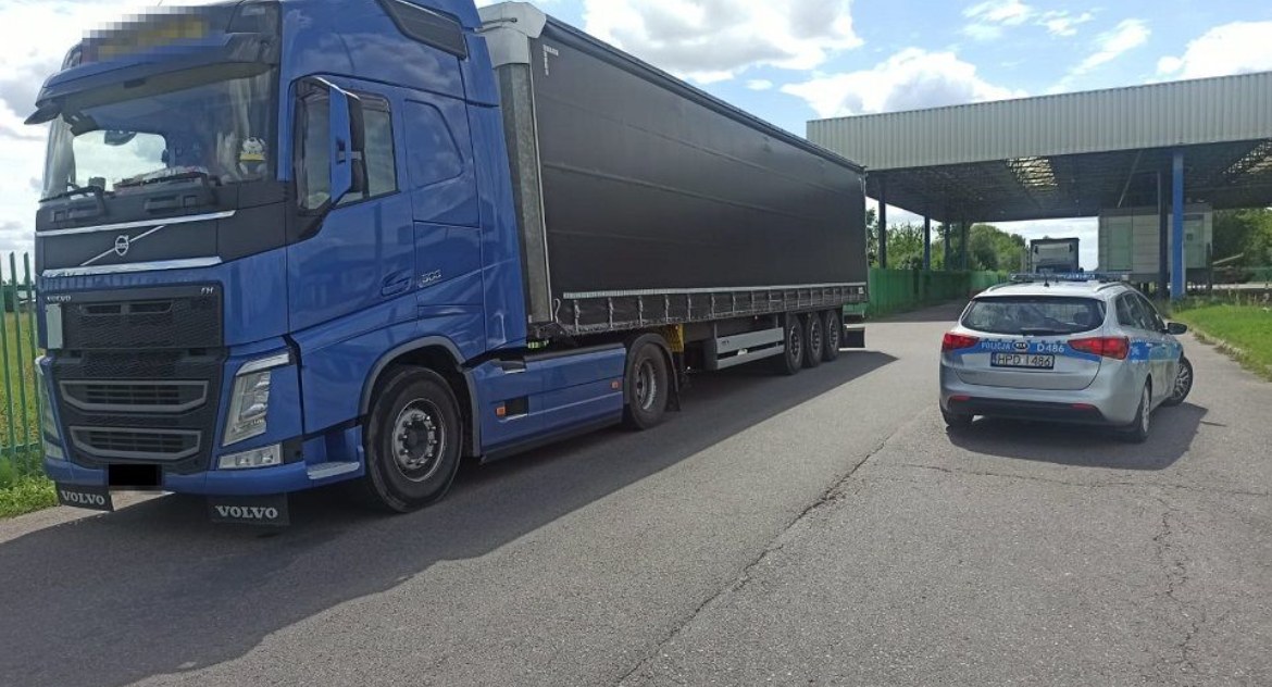 Kompletnie pijany prowadził ciężarówkę