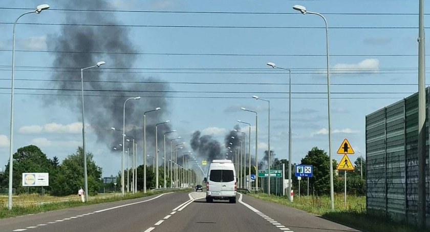 Spalił się ciągnik rolniczy. Dym było widać z drugiego końca miasta