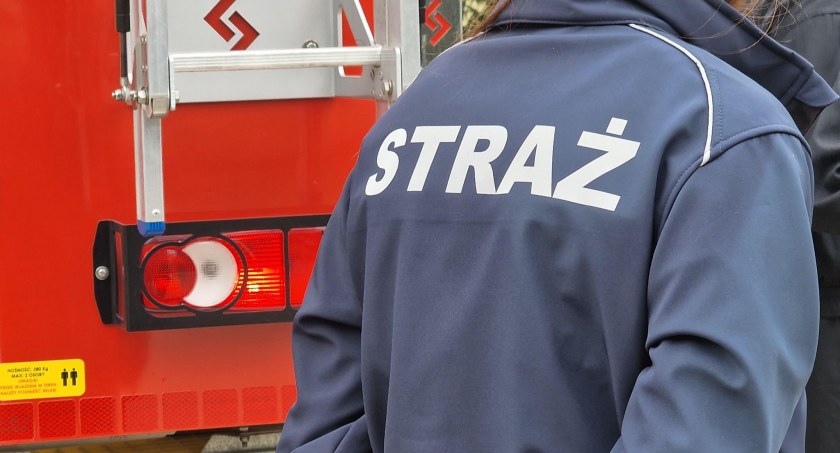 Gmina Konstantynów: Ręka utknęła w siewniku. Wycinali ją strażacy