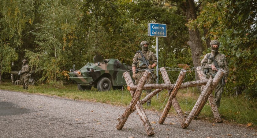 Znowu żołnierze na drogach powiatu. Ćwiczyli taktycznie