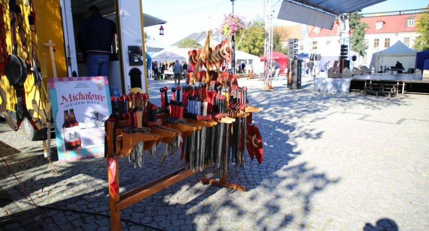 Zakupy i świętowanie. Jarmark w centrum miasta Biała Podlaska