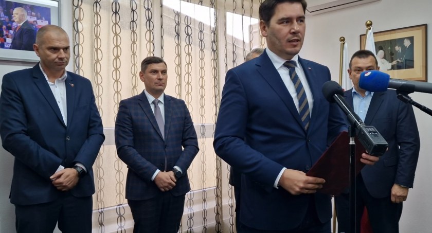 Pięć samorządów chce sprzedawać węgiel. Stefaniuk ma im pomóc 