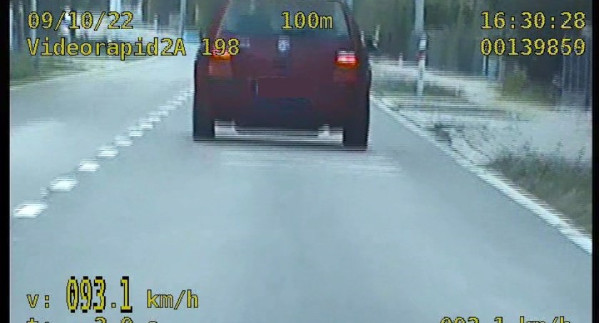 Poczynania 18-letniego kierowcy zarejestrowała policyjna kamera. Nazbierał 28 punktów w kilka minut 