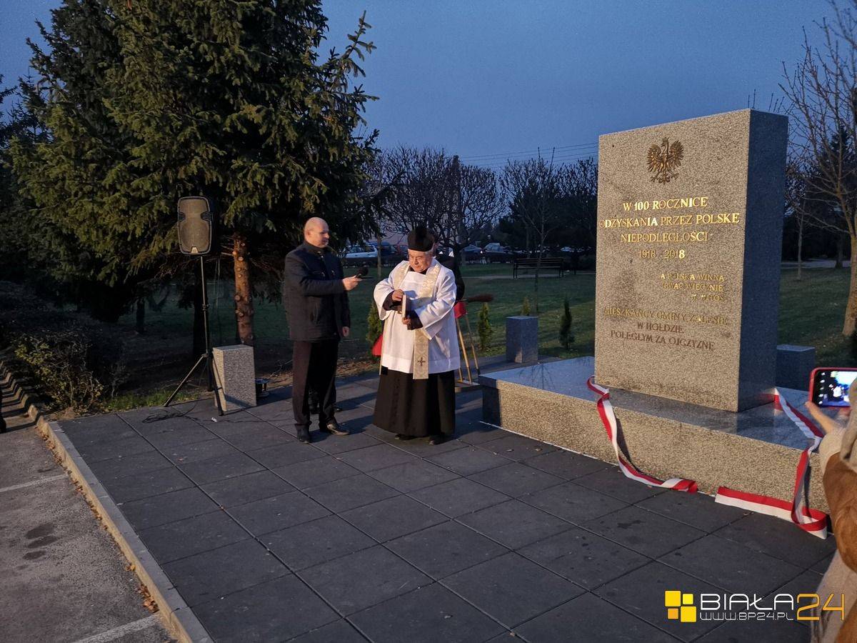 Odsłonięcie pomnika z okazji 100. rocznicy odzyskania Niepodległości w Zalesiu