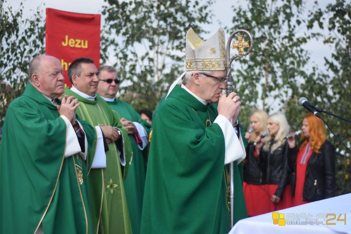 Poświęcenie placu pod budowę kościoła w Rakowiskach