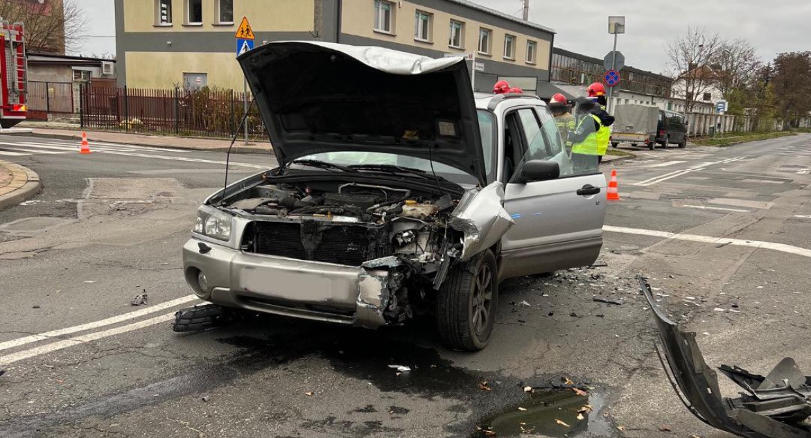 Kolizja na skrzyżowaniu ulic Kąpielowej i Wyszyńskiego. Są utrudnienia w ruchu