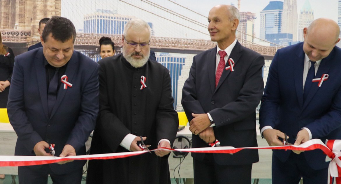 Szkoła w Zalesiu z nową pracownią językową. Uroczyste otwarcie