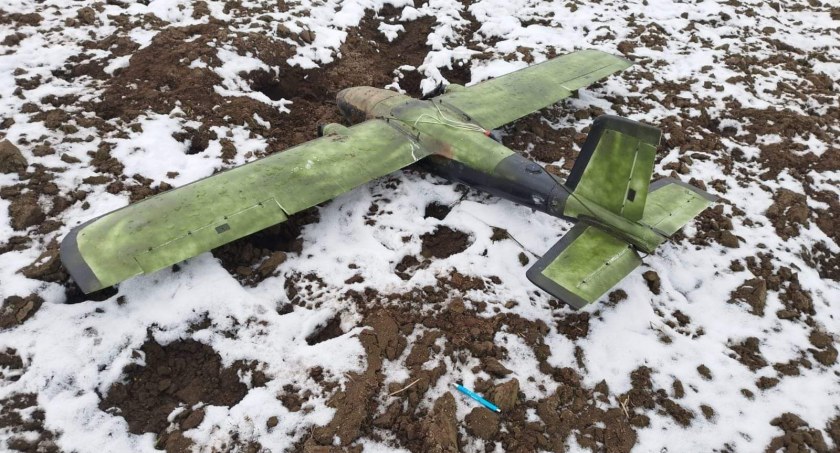 Dron przemytników spadl na pole w powiecie bialskim 