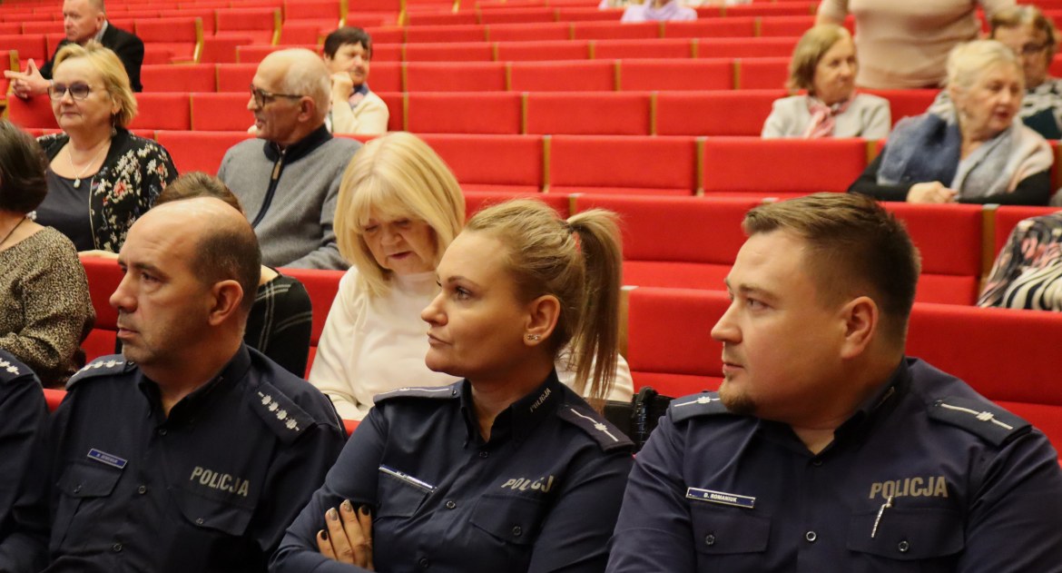 „Świadomy senior – bezpieczny senior”. Debata z policją w Białej Podlaskiej