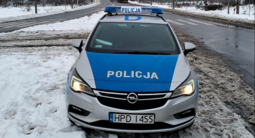 Policja zapewnia, że czuwa nad sytuacją na drodze nr 2. Sznur ciężarówek sięga nawet 30 km