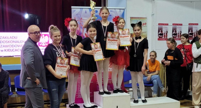Bialska Szkoła tańca przywiozła z turnieju kilkadziesiąt medali