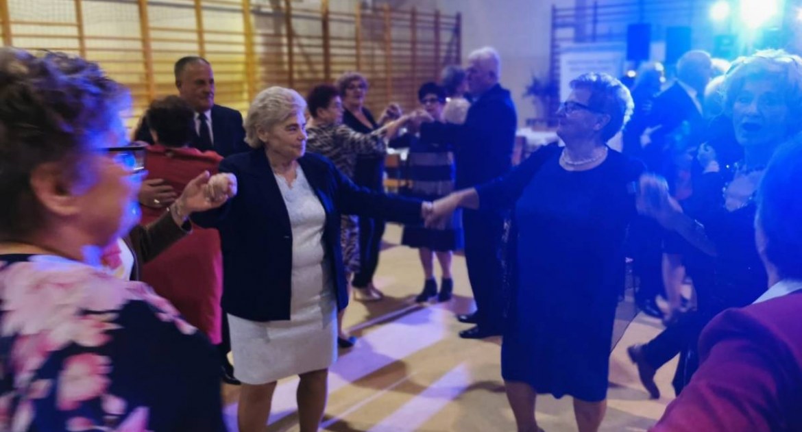 „Miejska Potańcówka dla Seniorów” w Białej Podlaskiej. Do tańca zagra zespół Kawer