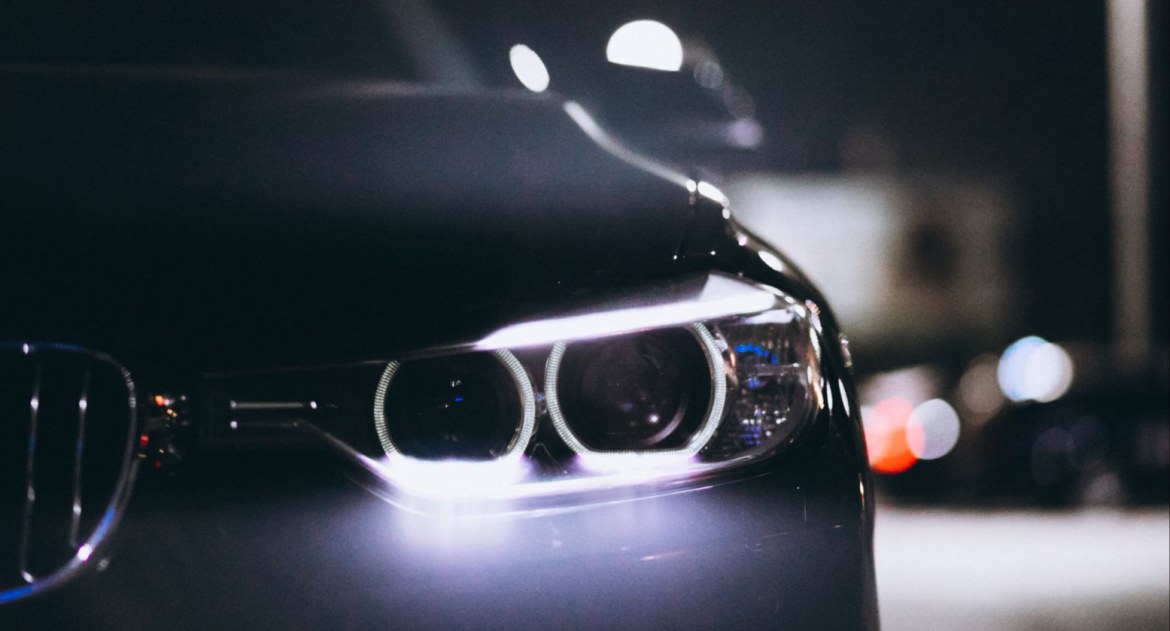 Tysiąc złotych mandatu za niesprawny tłumik. Kierowca BMW chciał się tylko zrelaksować