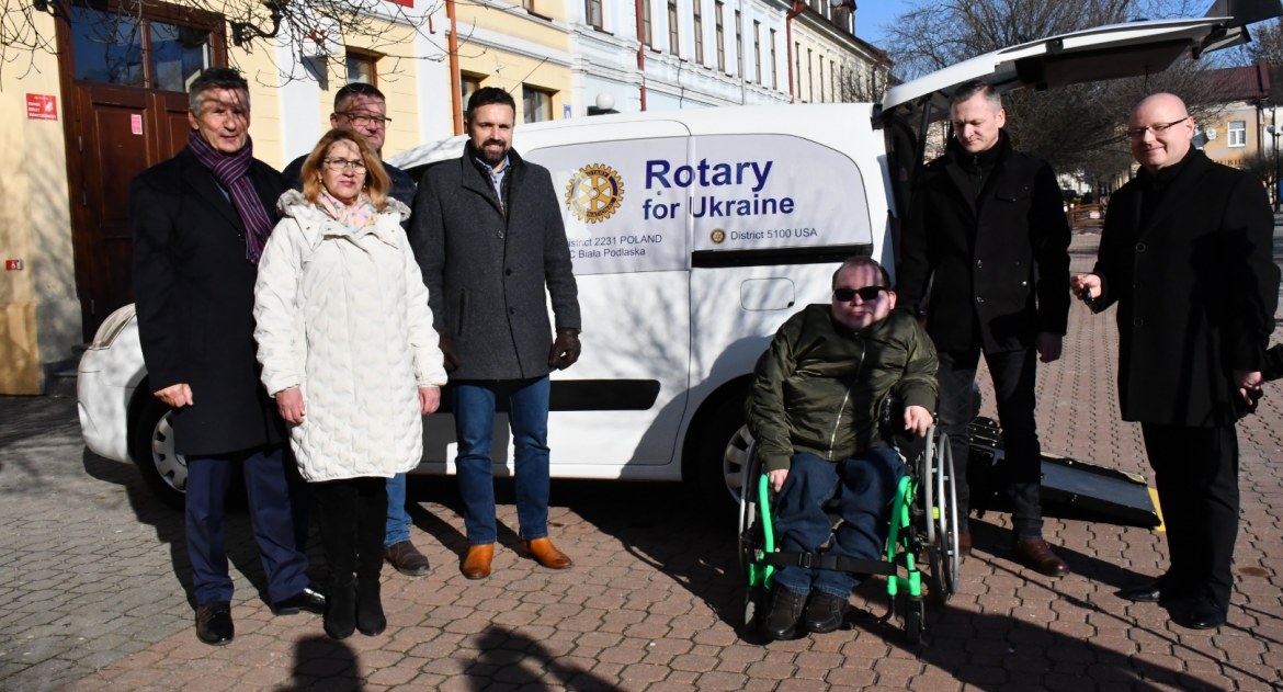 Rotary i miasto Biała Podlaska kupiło auto do przewozu gości z Ukrainy i osób z niepełnosprawnościami