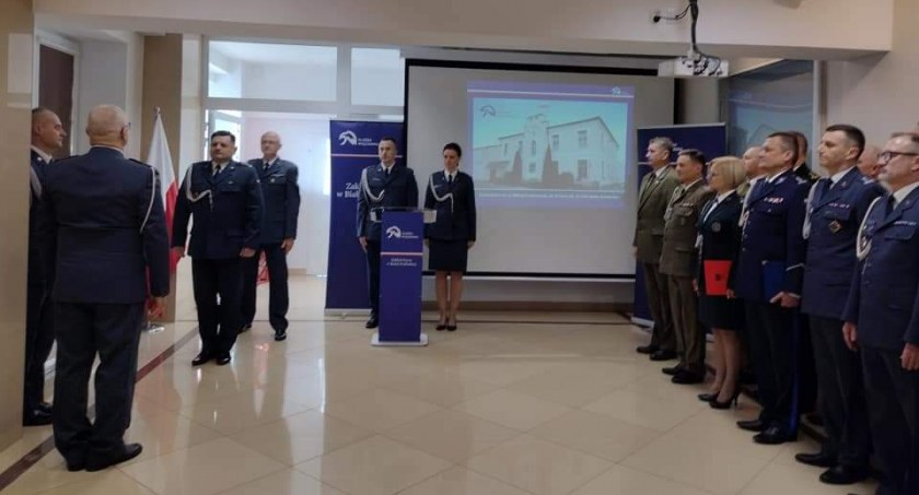 Dyrektor więzienia odchodzi. Artur Ambrozik pożegnany przez kolegów