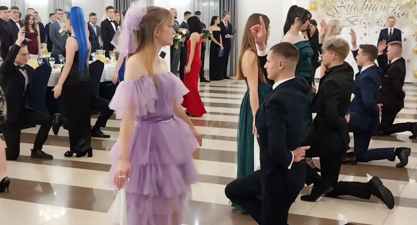 Maturzyści z Zespołu Szkół Zawodowych nr 2 z Białej Podlaskiej bawili się na studniówce 