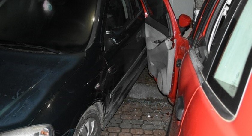 Nowe szczegóły o wypadku w Sławatyczach. 89-latek najechał na innego kierowcę i uderzył w budynek