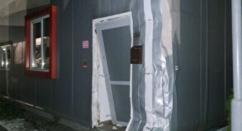 Gmina Biała Podlaska: Wjechał w ścianę budynku ciężarówką. Pijany został zatrzymany