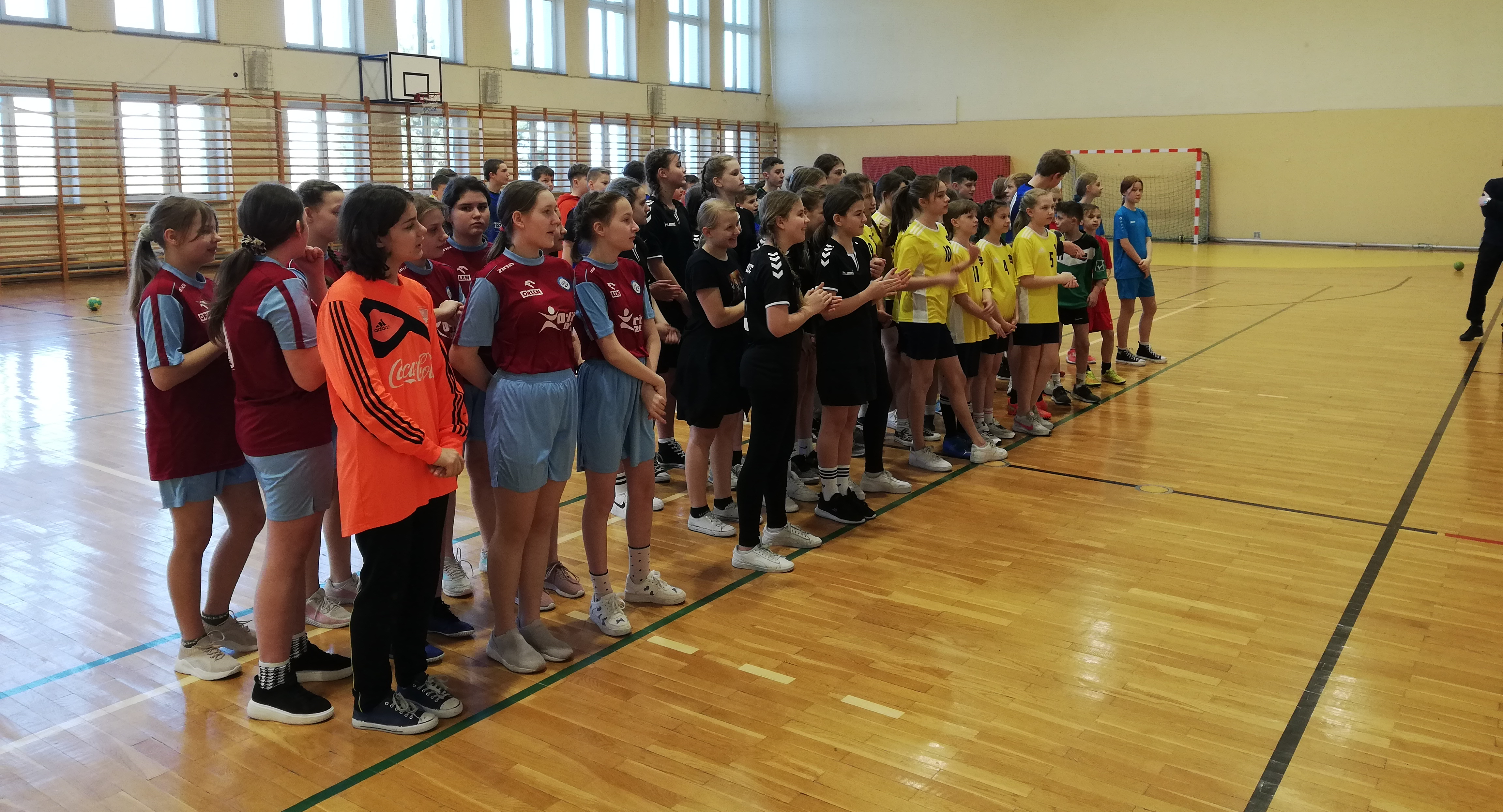 Finał Powiatu Bialskiego w piłce ręcznej dziewcząt ze szkół podstawowych