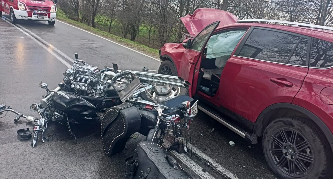 Gmina Konstantynów: Motocyklista w szpitalu. Na miejsce przyleciał śmigłowiec LPR