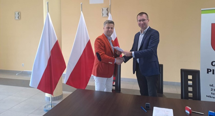 Piszczac: Planują przebudowę dróg powiatowych. Podpisano już umowę 