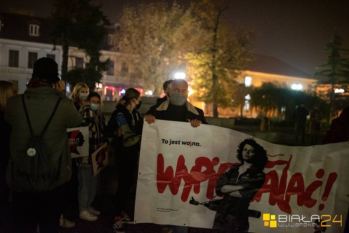 Piątkowy Ogólnopolski Strajk Kobiet w Białej Podlaskiej