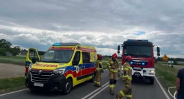 Groźny wypadek na DK-63. Bus przewrócił się po zderzeniu. Na miejsce skierowano śmigłowiec LPR