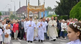 Wierni wyszli na ulice Białej Podlaskiej. Tak parafi&hellip;
