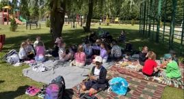 Piknik pod chmurką – radosne świętowanie na świeżym &hellip;