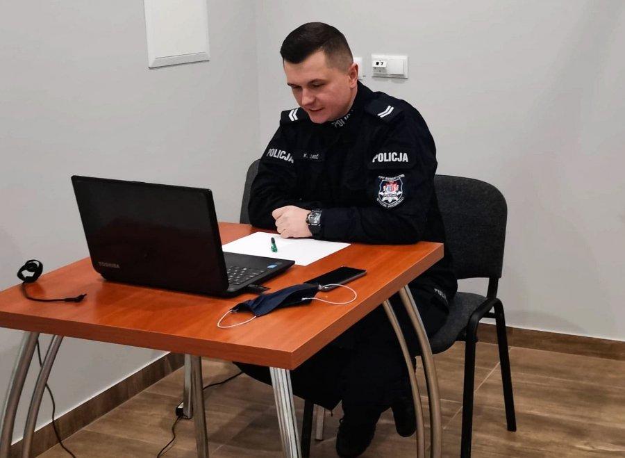 Policjanci edukują w sieci 