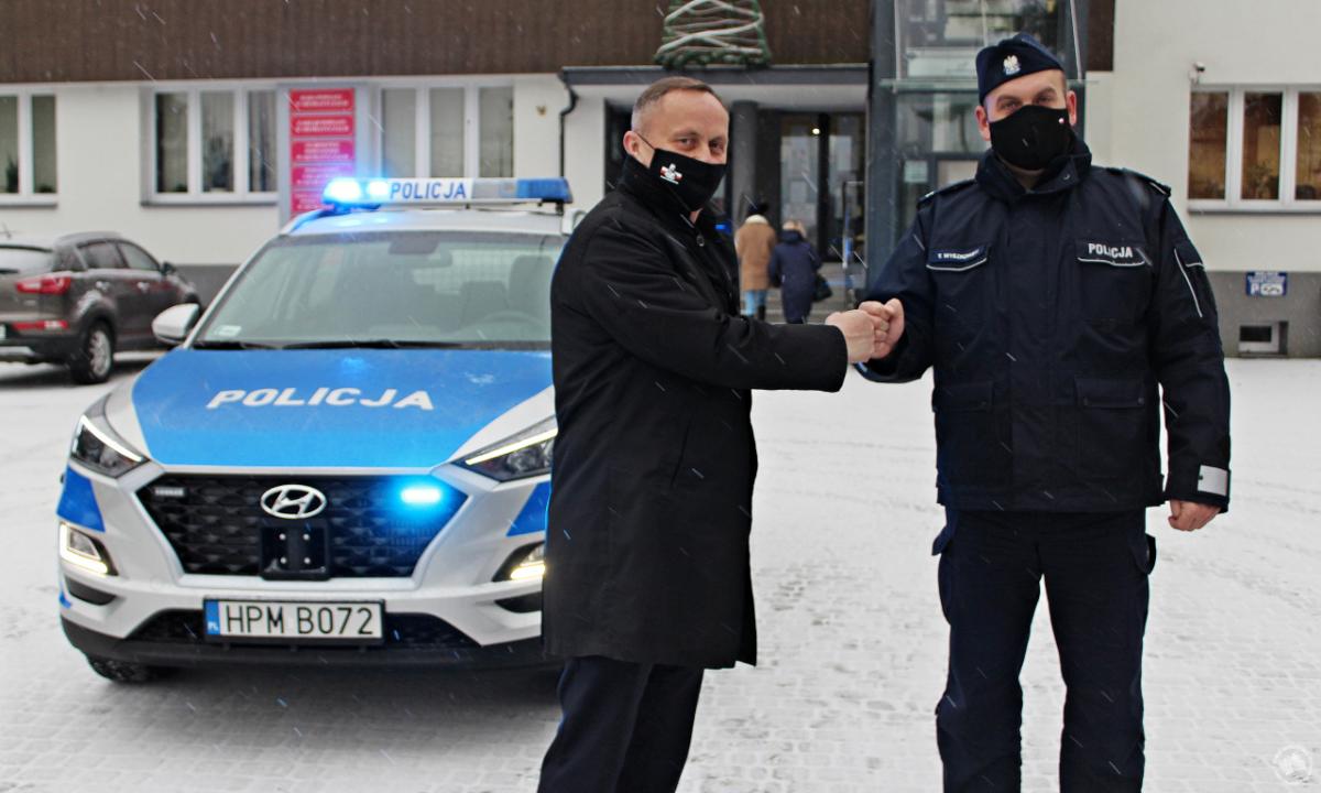 Nowy radiowóz wyjeżdża na drogi powiatu 